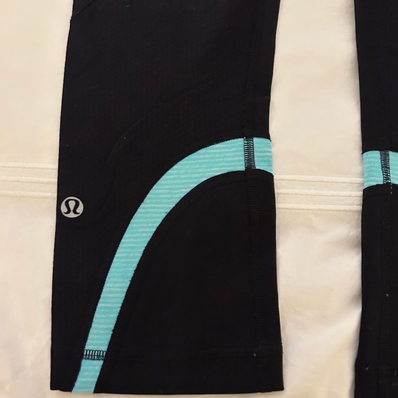Soulcycle Lulu lemon leggings with blue detail - Picture 6 of 6